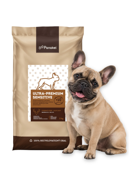 Francouzský buldoček a 3kg monoproteinové granule Panakei Sensitive s jelenem pro malé psy s citlivým trávením.
