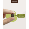 Názorná ukázka granule Panakei Vitality v prstech, s průměrem přibližně 10 mm.2010%20mm.